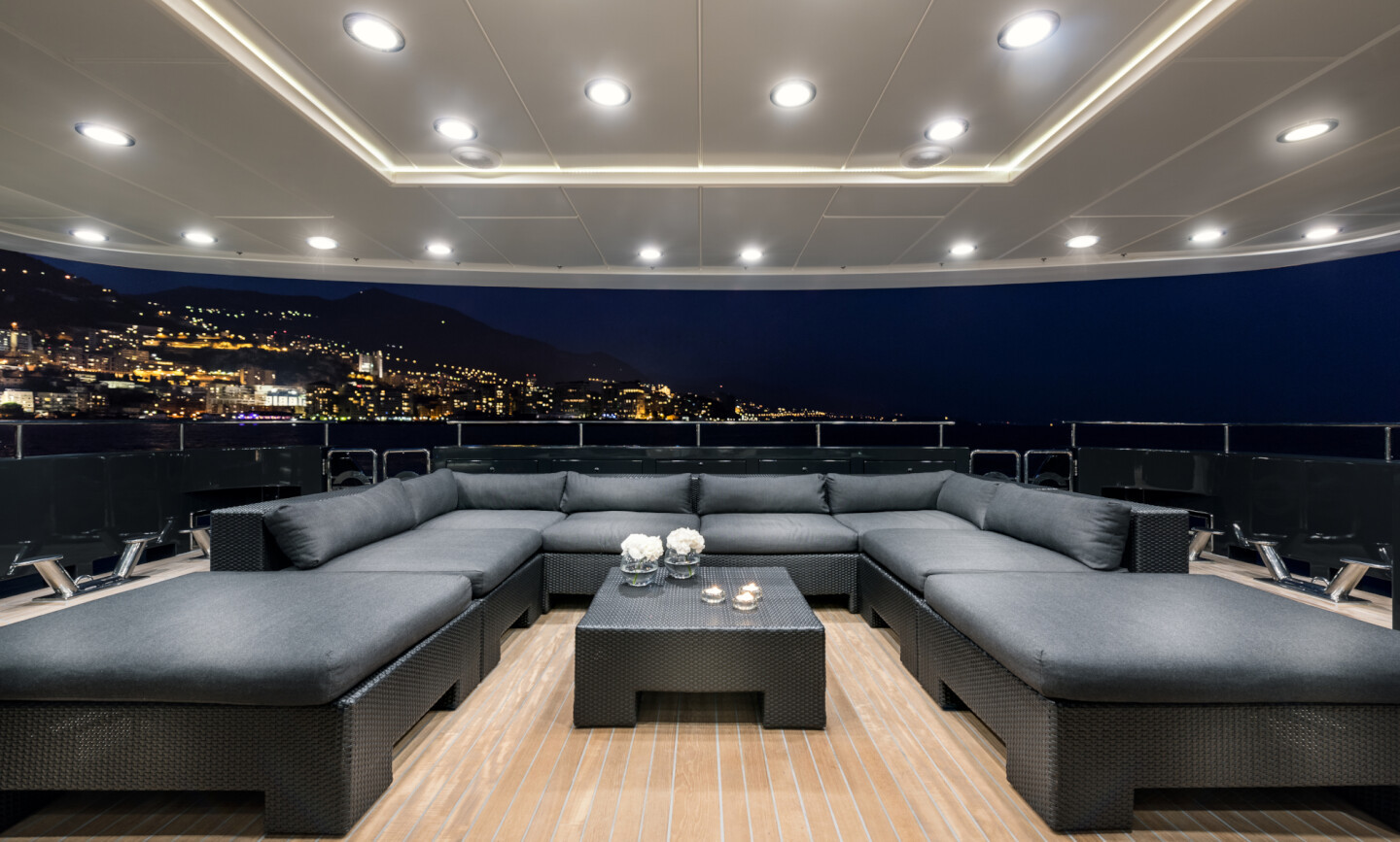 Grayzone yacht for Charter 10