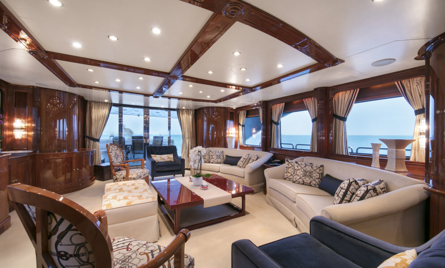 DXB yacht for Charter 5