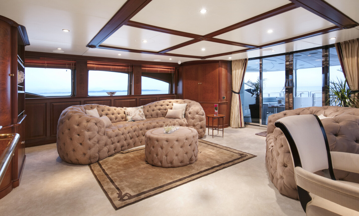 DXB yacht for Charter 7