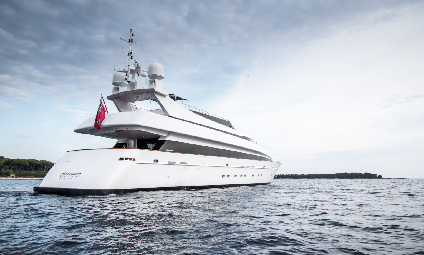 Element yacht for Charter 11