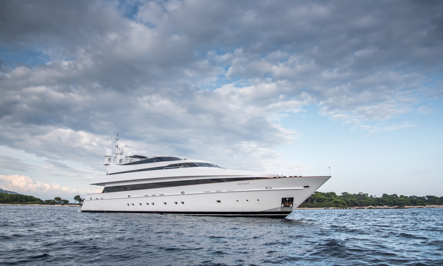 Element yacht for Charter 2